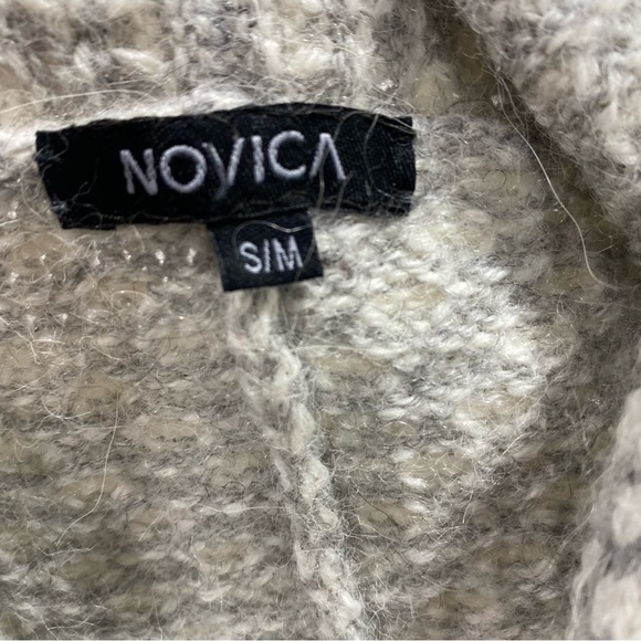 Novica Gray & White Alpaca Wool Blend Woman’s Open Front Soft Sweater Size S/M - Picture 8 of 12